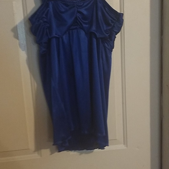 Top - Picture 2 of 2